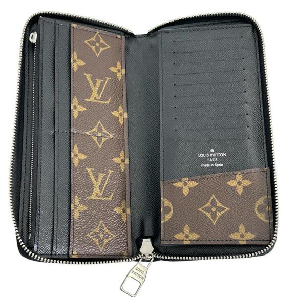 LOUIS VUITTON Brown Monogram Wallet - Picture 6 of 12